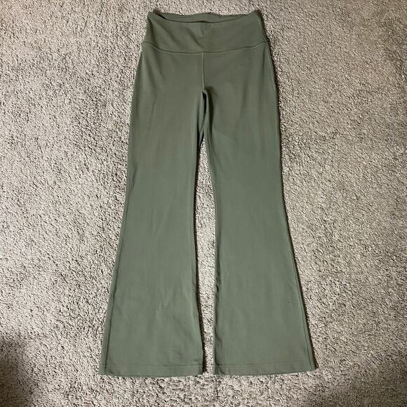 Lululemon Size 12 Groove Super High Rise Flared Pant Nulu 32.5" Army Green - Picture 1 of 6